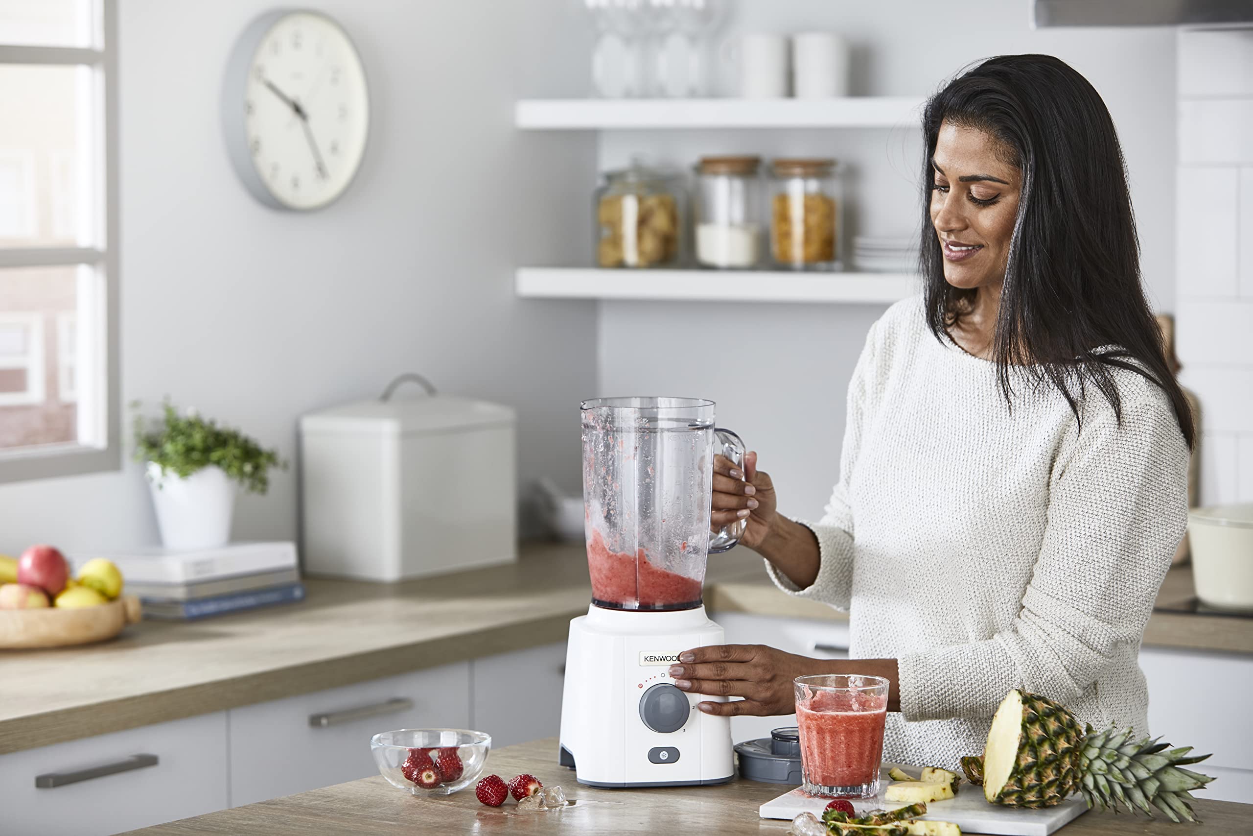 Kenwood Blender 650W Smoothie Blender 1.5L With Extra Blender Jar, Grinder Mill, Grater Mill, Ice Crush Function Blp41.H0Wh White خلاط عصائر بقدرة 650 واط من كينوود بليند اكس-فريش بسعة 1.5 لتر مع مرطبان اضافي ومطحنة ومبشرة ووظيفة سحق الثلج، ابيض Kenwood Blender 650W Smoothie Blender 1.5L With Extra Blender Jar, Grinder Mill, Grater Mill, Ice Crush Function Blp41.H0Wh White خلاط عصائر بقدرة 650 واط من كينوود بليند اكس-فريش بسعة 1.5 لتر مع مرطبان اضافي ومطحنة ومبشرة ووظيفة سحق الثلج، ابيض
